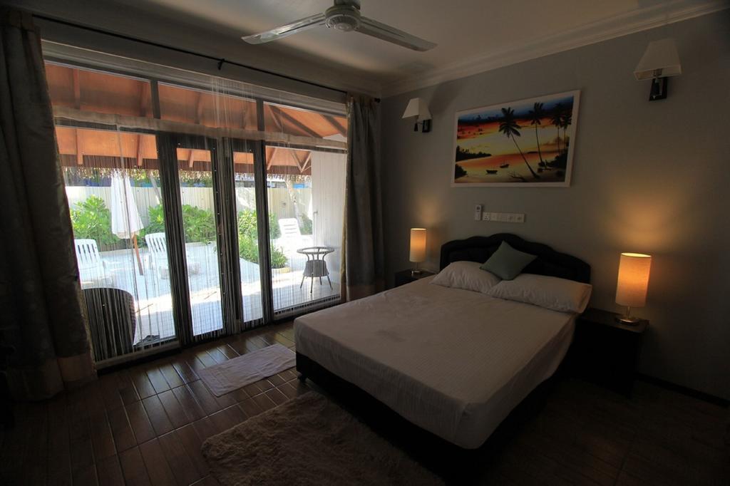 Local Island Inn Hangnaameedhoo Exterior photo
