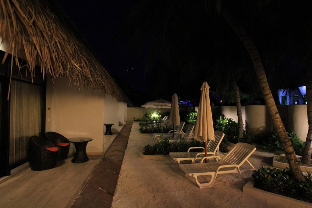 Local Island Inn Hangnaameedhoo Exterior photo