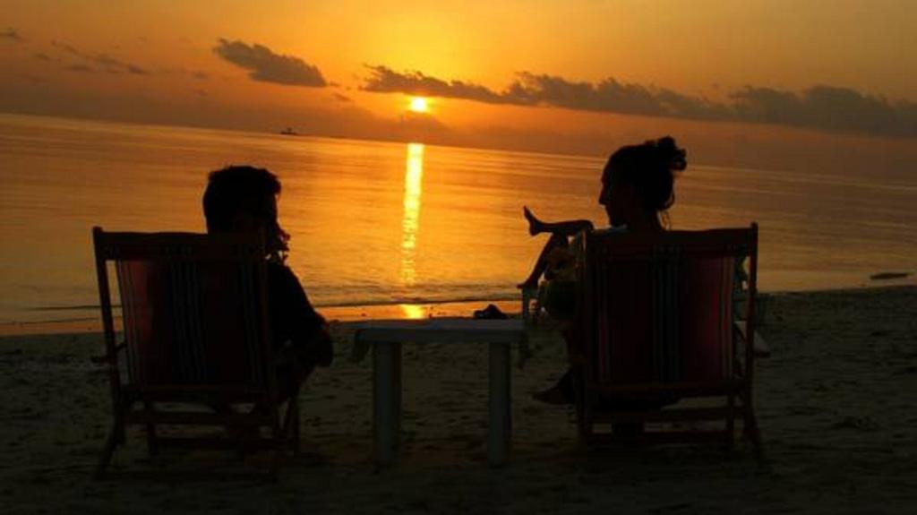 Local Island Inn Hangnaameedhoo Exterior photo