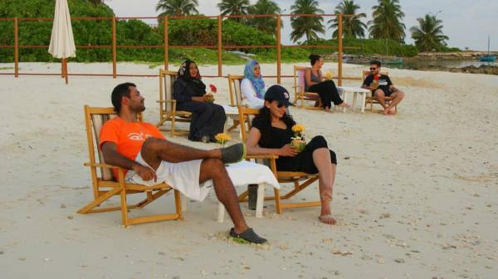 Local Island Inn Hangnaameedhoo Exterior photo