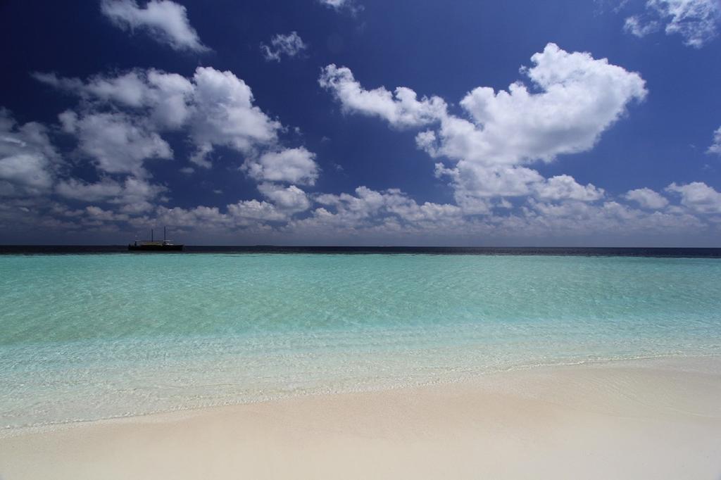 Local Island Inn Hangnaameedhoo Exterior photo