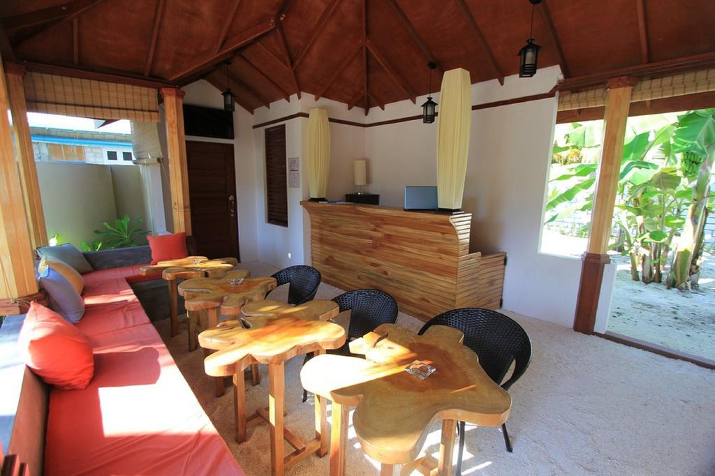 Local Island Inn Hangnaameedhoo Exterior photo