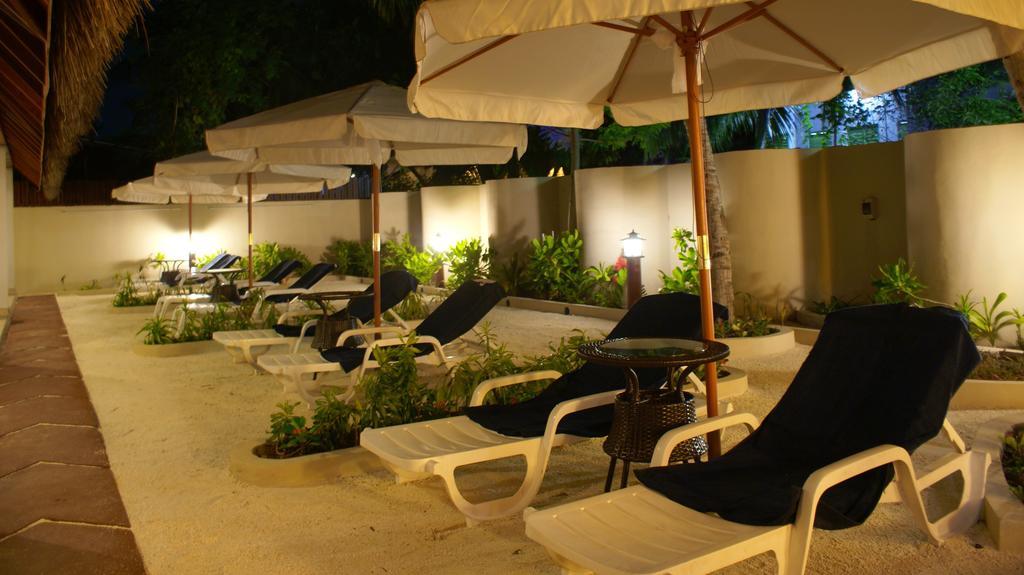 Local Island Inn Hangnaameedhoo Exterior photo